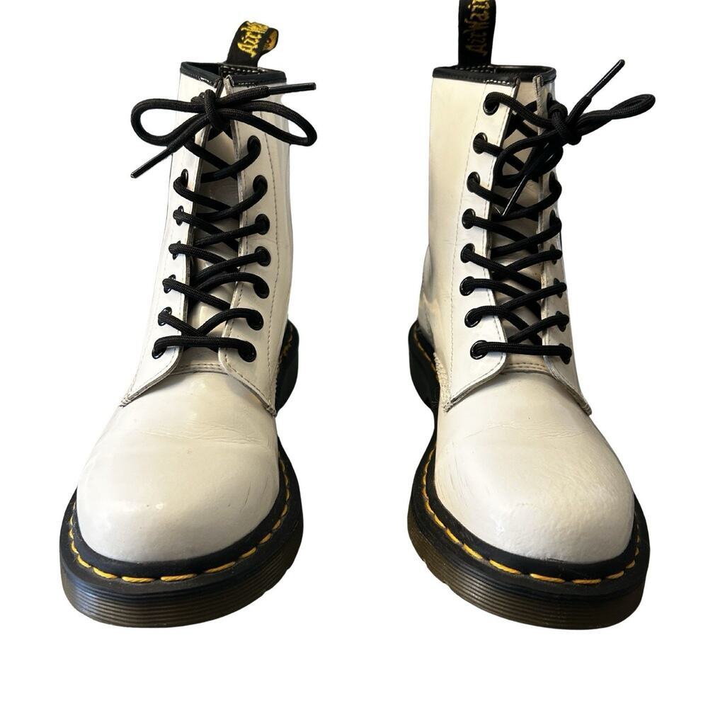 Dr Martens 1460 Patent Leather White Boots Women’s Size 7 8 Eye Lace Up Combat